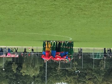 U19 gewinnt souverän das Derby gegen die Rot-Weissen 3 U19 gewinnt souverän das Derby gegen die Rot-Weissen 3