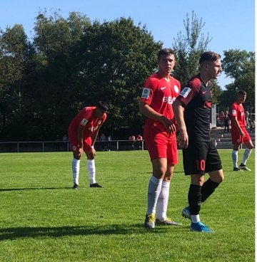 U19 mit Heimpunkt gegen FC Augsburg 3 U19 mit Heimpunkt gegen FC Augsburg 3