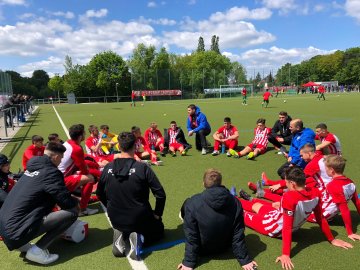 U19 weiter auf Meisterschaftskurs 2 U19 weiter auf Meisterschaftskurs 2